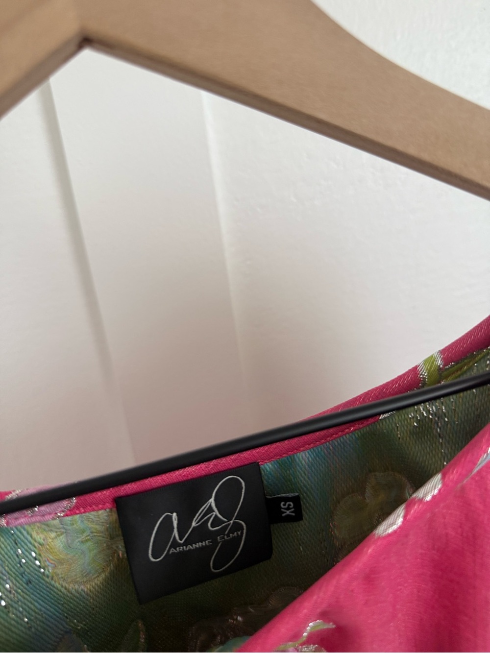 Arianne Elmy Good Luck Top Pink Floral - Picture 2 of 3